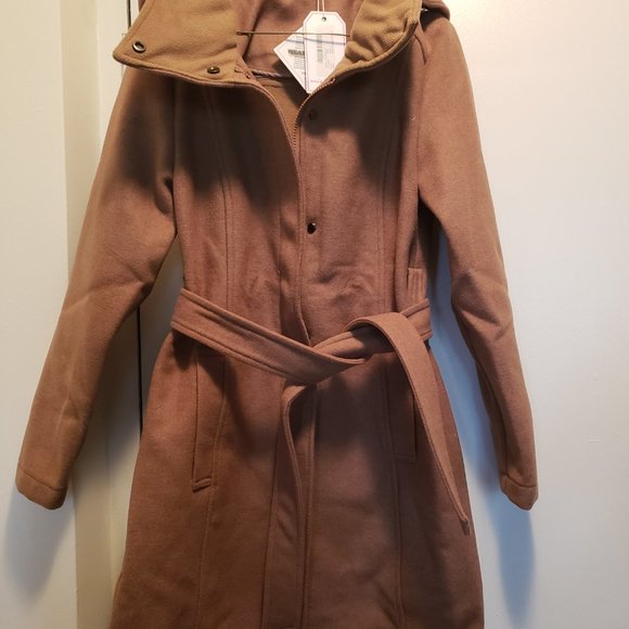 BNWT Waterproof Trench-style Camel Coat with Detachable Hood, size small - Picture 8 of 16